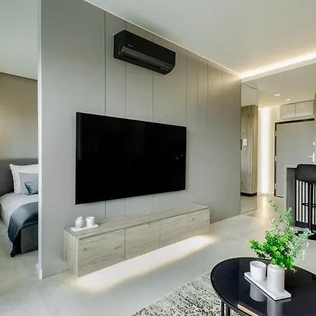 Sky Home- Penthouse Sky -manufaktura, Bezplatny, Parking, Klimatyzacja, Dostep Na Kod *