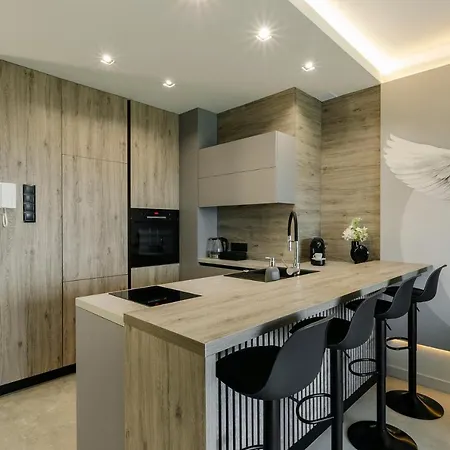 Apartmán Sky Home- Penthouse Sky -manufaktura, Bezplatny, Parking, Klimatyzacja, Dostep Na Kod *